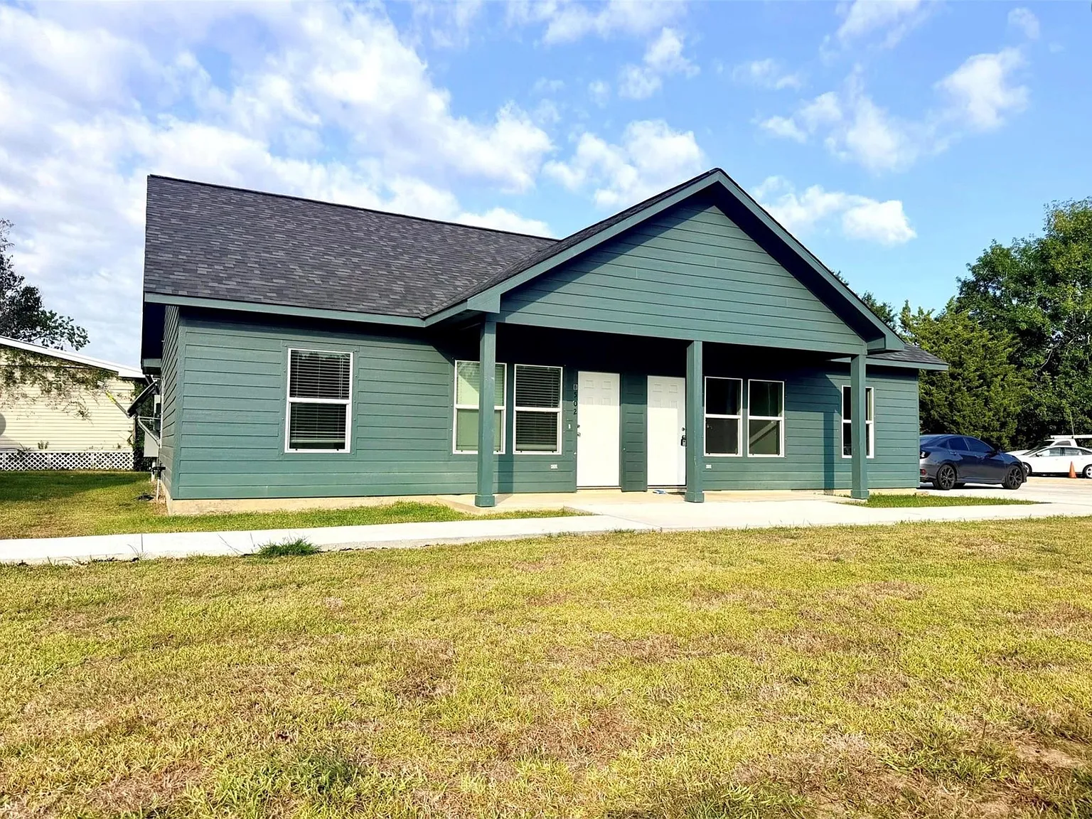 2 bed, 2.0 bath, 824 sqft, $1,350 — Photo 1