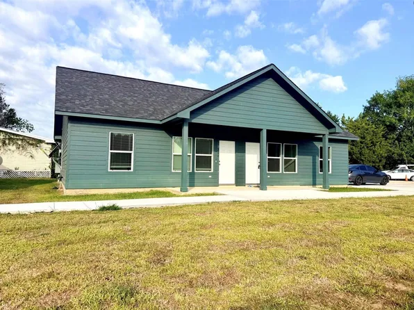502 S Ross Sterling #B, Anahuac, TX 77514