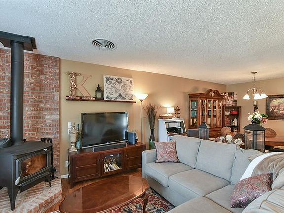 4th image of 1113 Briarwood Blvd