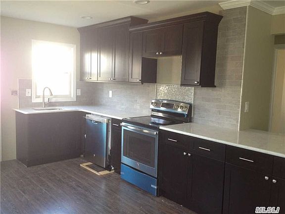 4th image of 2546 Aster Pl S