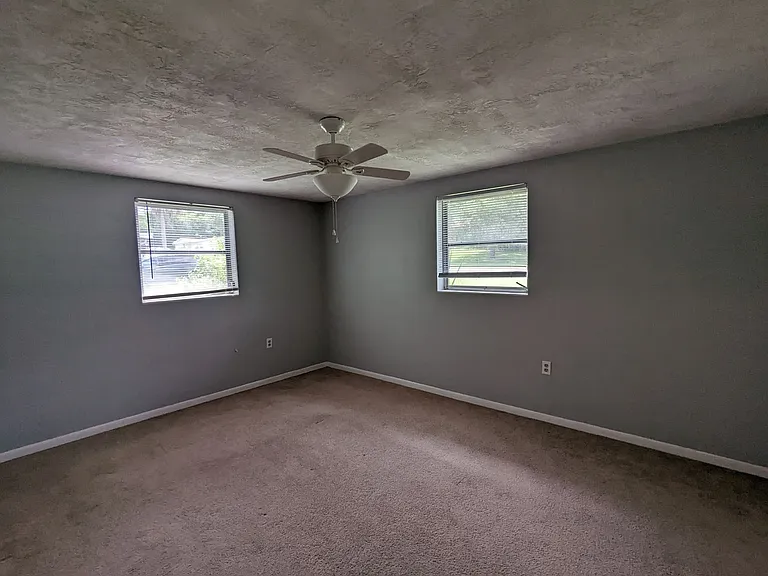 23 N Lee St — Photo 9