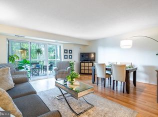 1600 N Oak St APT 324, Arlington, VA 22209