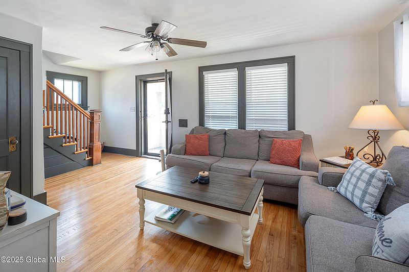 5th image of 2 Parkwood Avenue