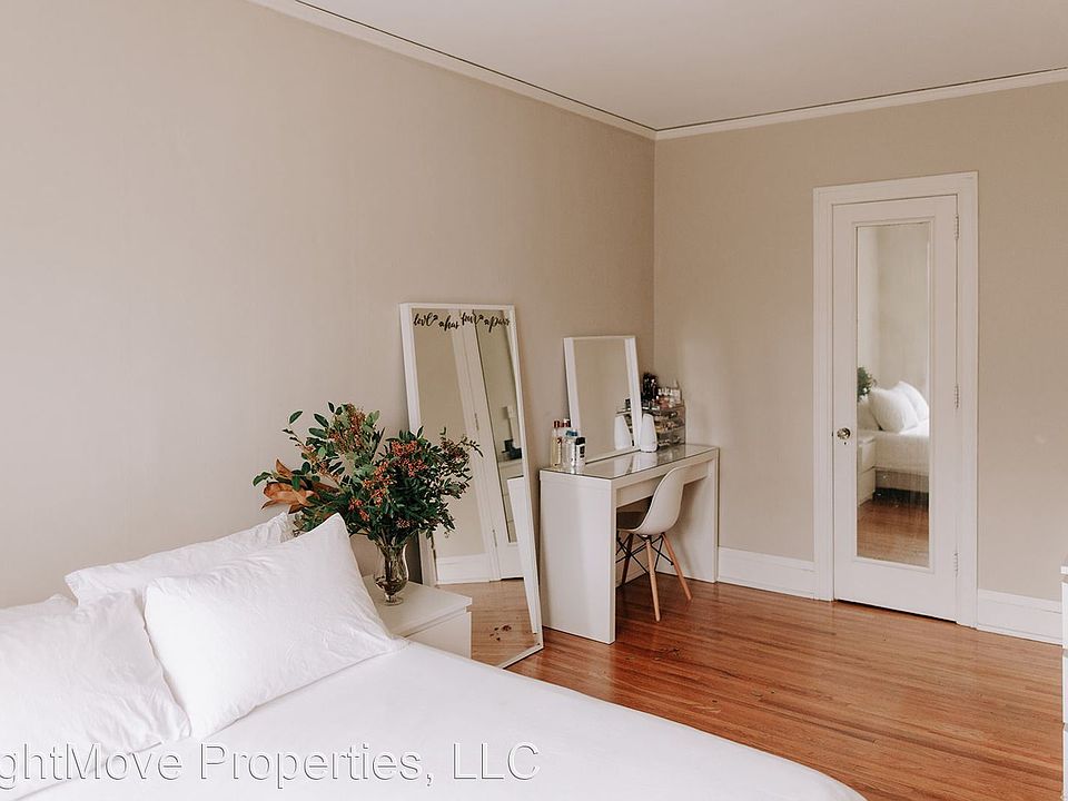 1st image of 2544 Harriet Ave S #101
