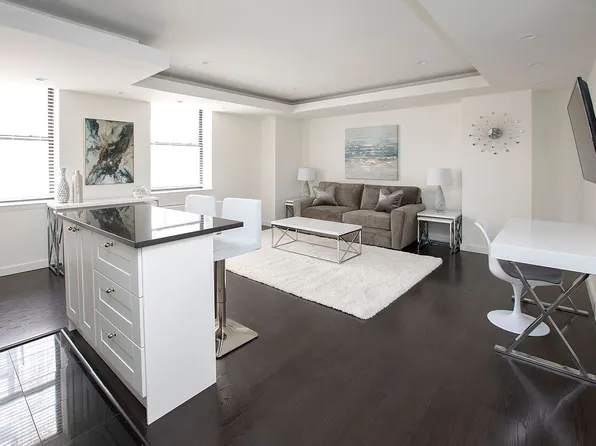 150 W 51st St APT 901, New York, NY 10019