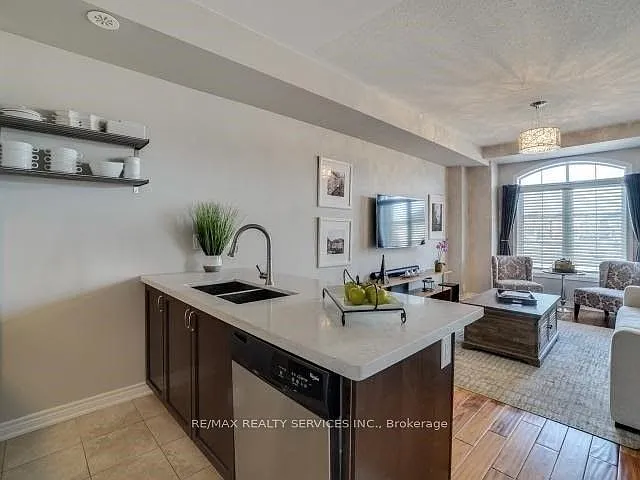 2558 Grand Oak Trl — Photo 4