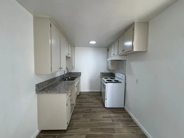 Z-Park Way, 2121 Park Way #5, Bakersfield, CA 93304