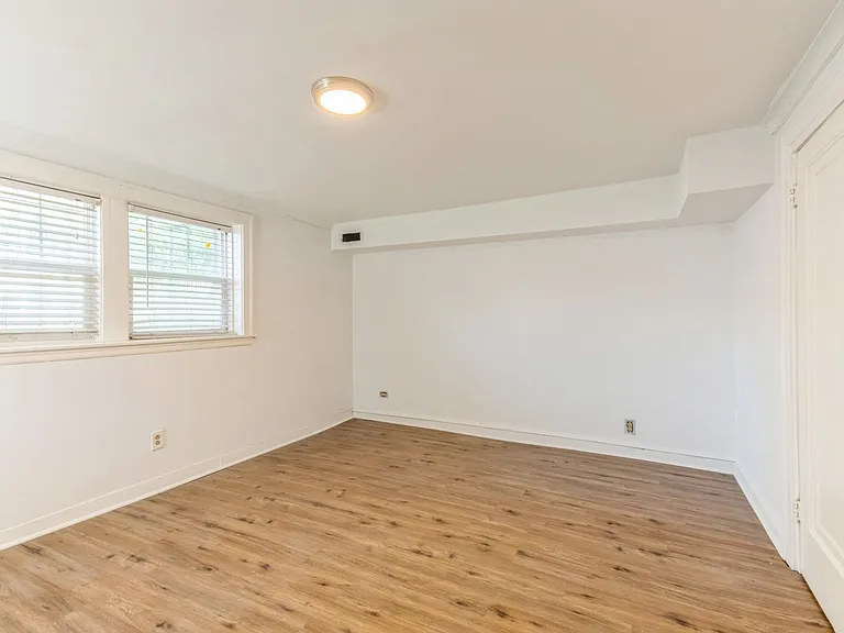 3501 N Albany Ave #GDN — Photo 8
