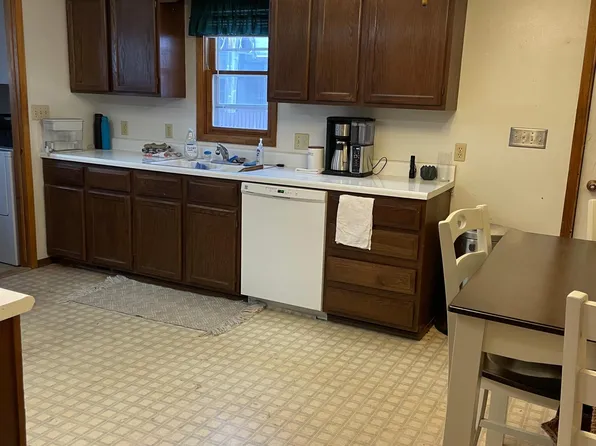 327 Mears St, Chadron, NE 69337