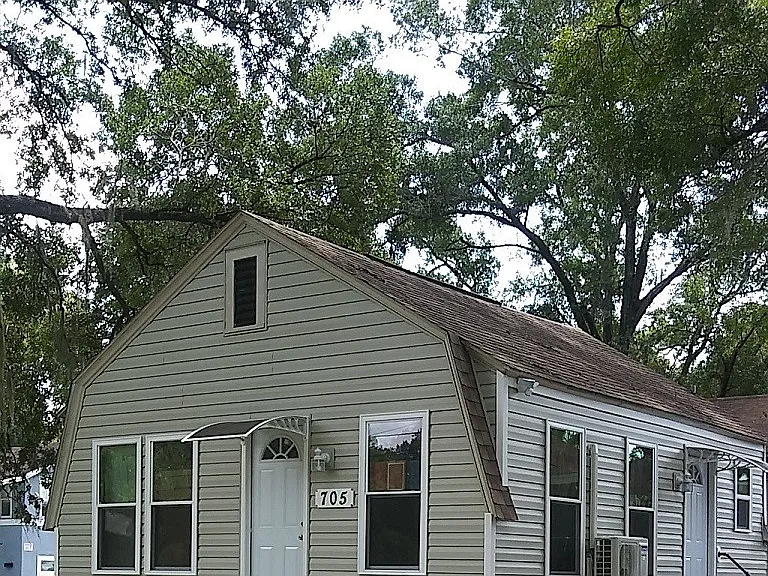 705 E Hanlon St — Photo 1