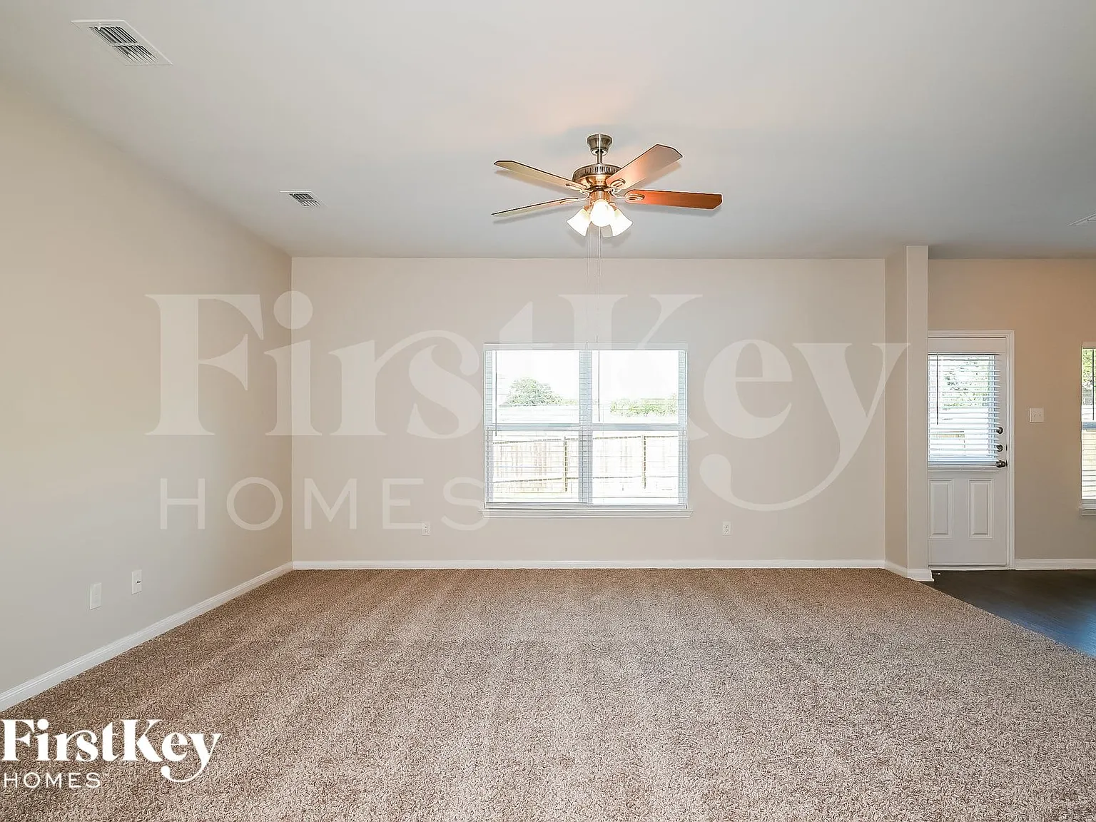 4 bed, 2.5 bath, 2105 sqft, $2,535 — Photo 2