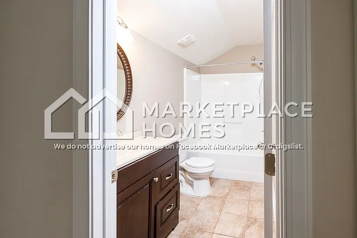 2467 Newbury Ave — Photo 34
