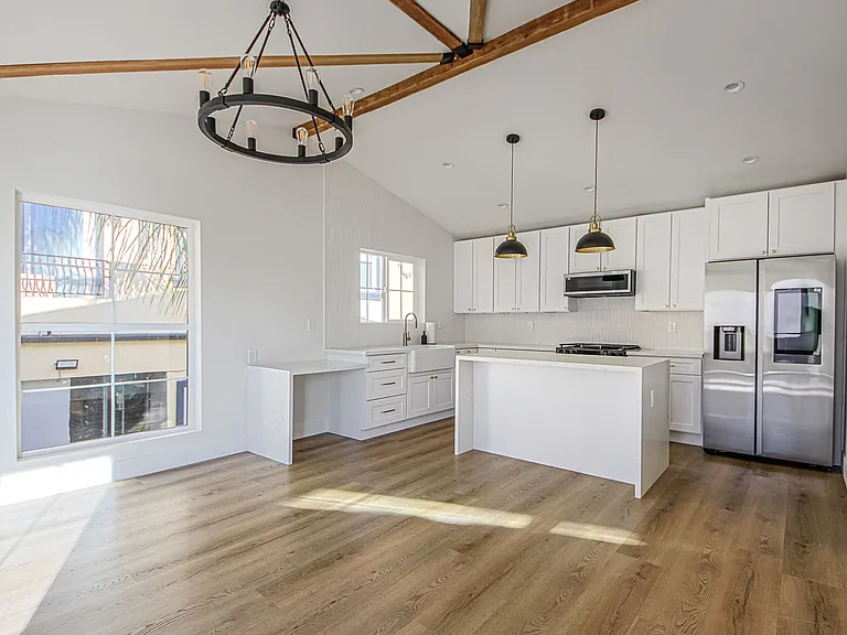 723 E Verdugo Ave #201 — Photo 11