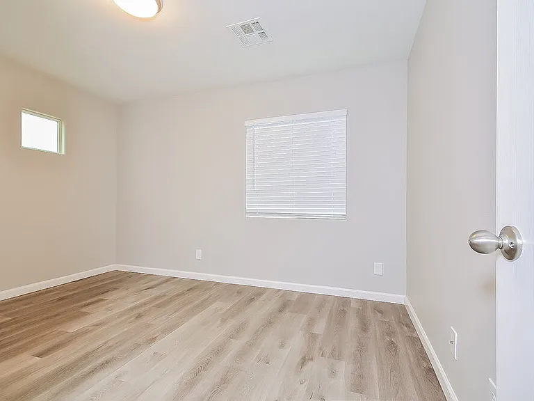 10569 Hamdem Ave — Photo 14