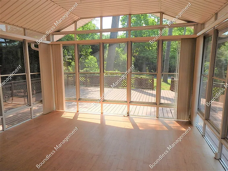 1033 Scott Blvd — Photo 12