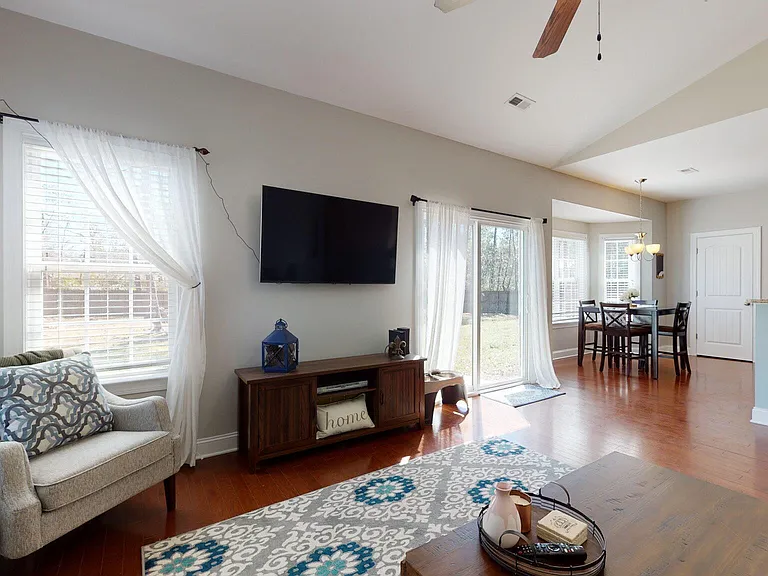 505 Pinehurst Cir — Photo 23