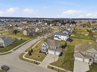 720 Weaver Ridge Dr, Marysville, OH 43040
