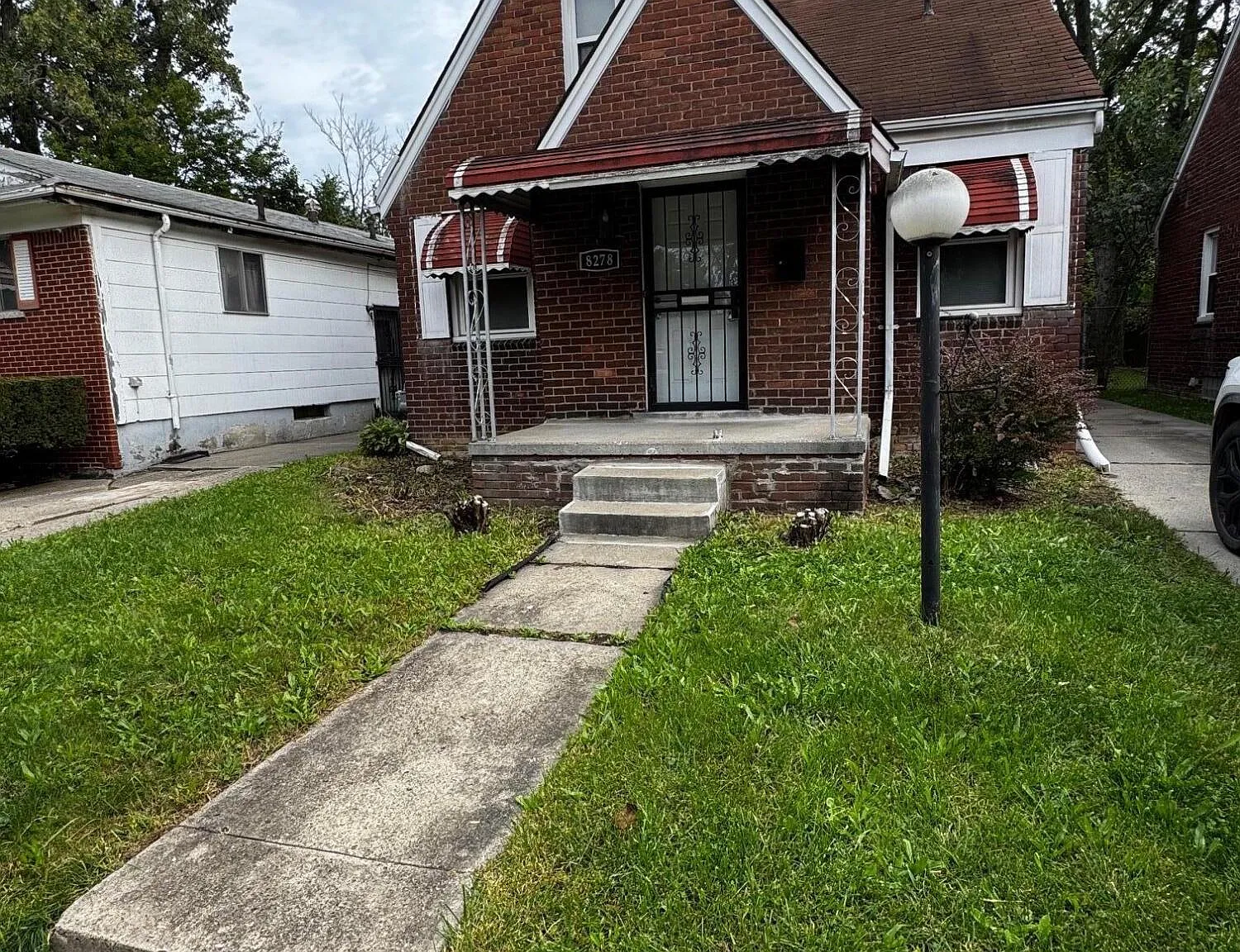 3 bed, 1.0 bath, 1090 sqft, $1,450 — Photo 2