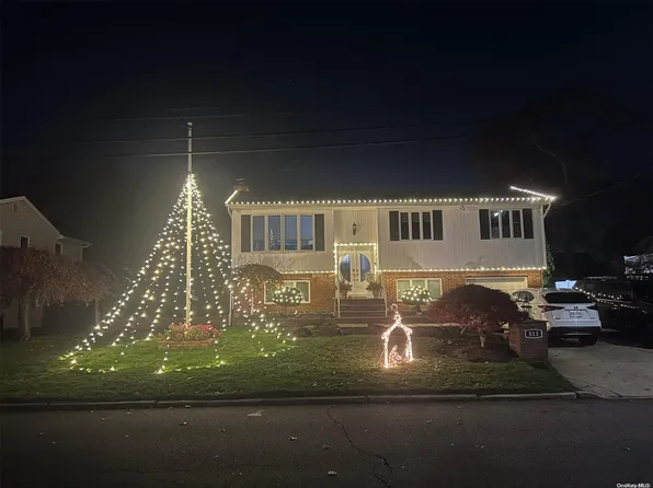 813 Stanley Street, West Islip, NY 11795