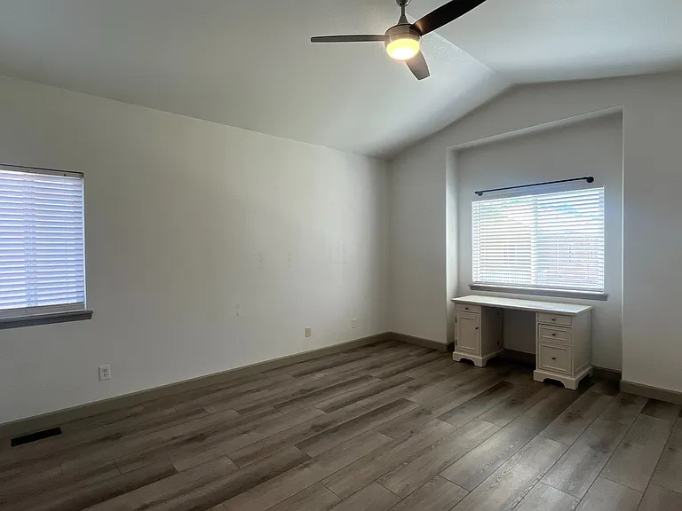 317 Victoria St — Photo 8