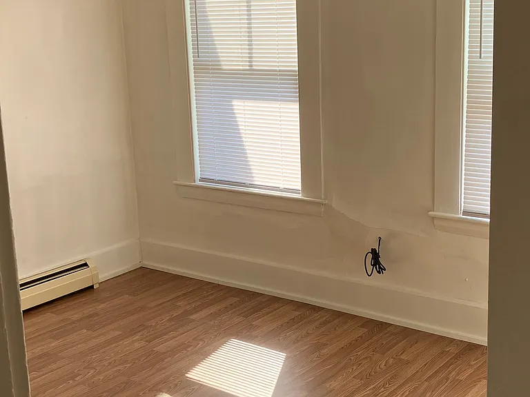 Bedroom 12'x10'