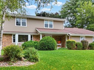 10257 W Spring Green ROAD, Greenfield, WI 53228