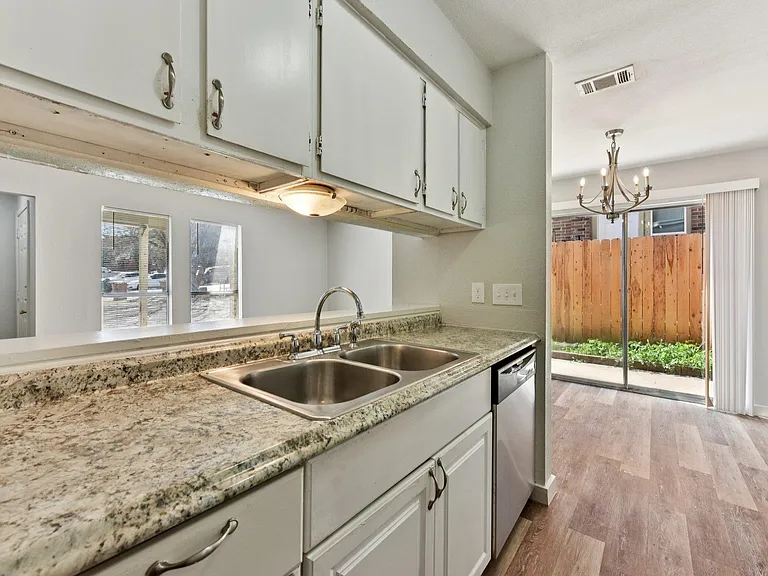 1210 Southport Dr #A — Photo 17