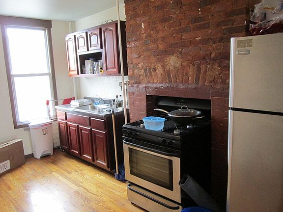 3rd image of 144 Suydam St #C2