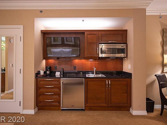 4th image of 125 E Harmon Ave #917