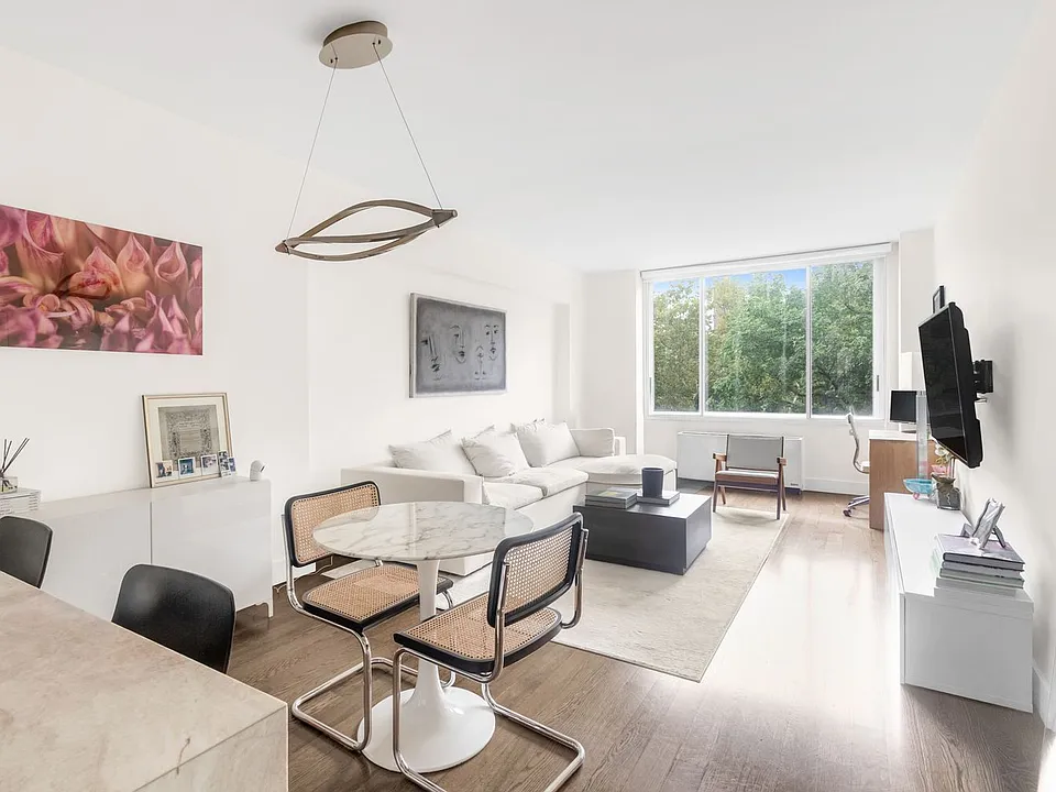 101 W 79th St #5G