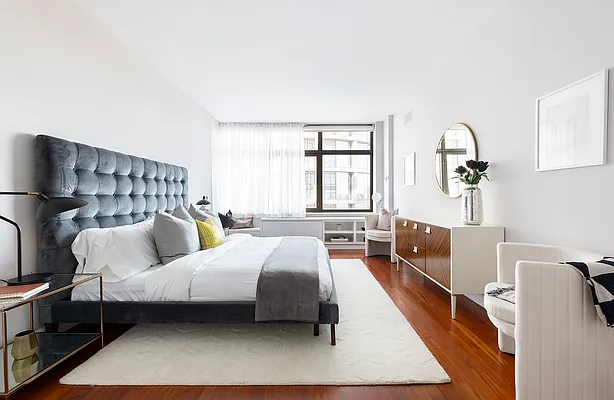 Sold by Compass | media 18