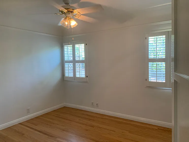725 N Fairview St — Photo 13