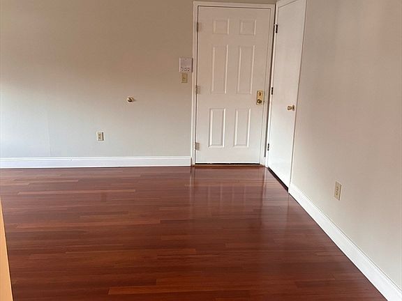 3rd image of 1600 Skyline Dr Unit 2