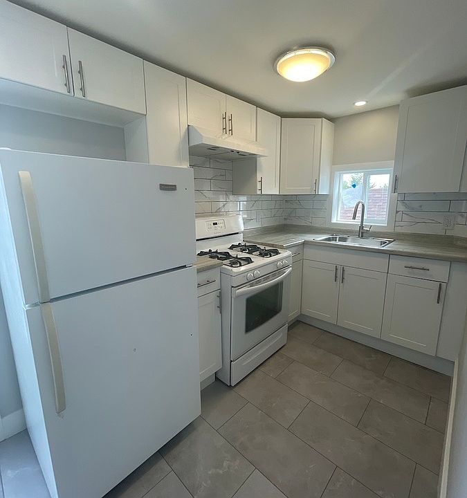1st image of 822 Marion Ave