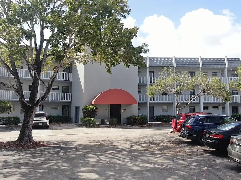 6570 Royal Palm Blvd #106J — Photo 2