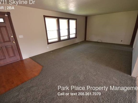 4th image of 3711 Skyline Dr