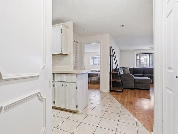 2nd image of 6 Greenbriar Dr APT 104