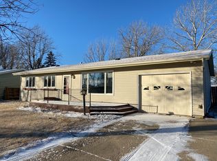 2617 5th St NW, Minot, ND 58703