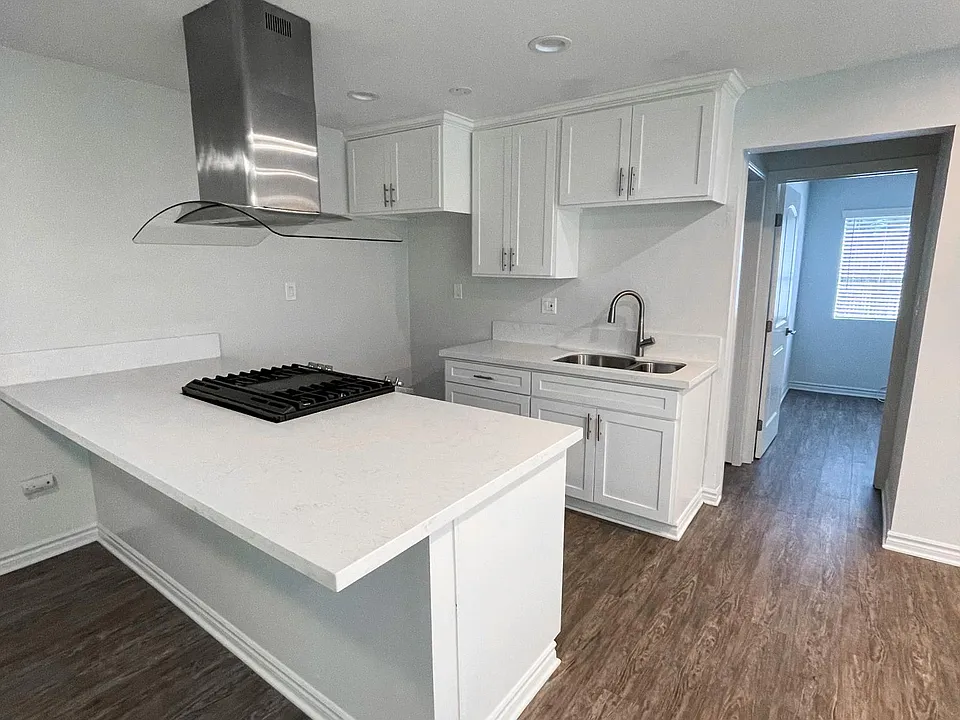 Stonehill Apartments