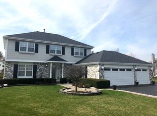 642 Tartans Dr, Dundee, IL 60118