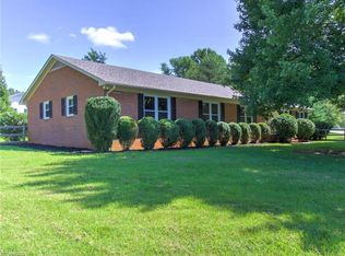 7613 Wallingford Rd, Greensboro, NC 27409