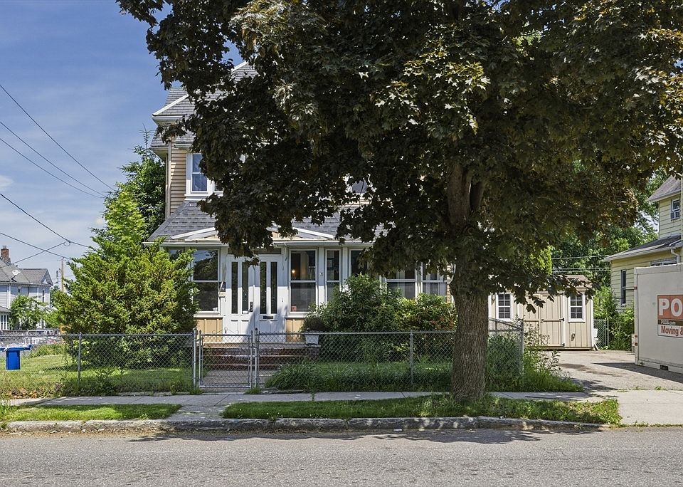 1st image of 382 Pleasant St