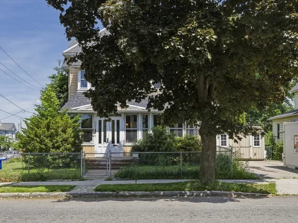 382 Pleasant St, Holyoke, MA 01040