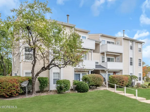 36 Fennec Court, Tinton Falls, NJ 07753