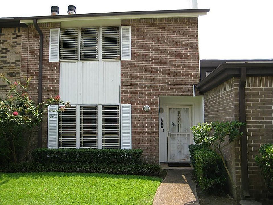 1st image of 1323 Town Cir #3