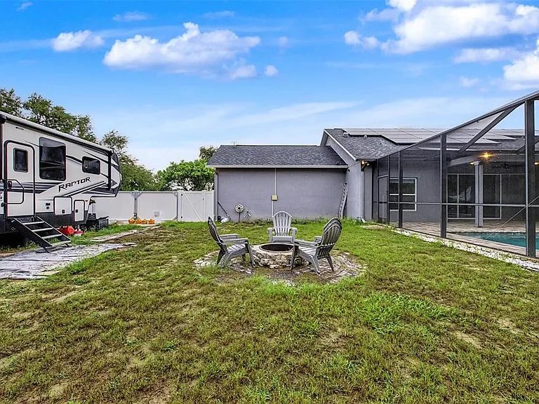 606 Royal Crest Dr — Photo 31