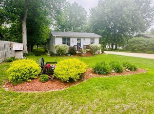 220 2nd St NW, Glenville, MN 56036