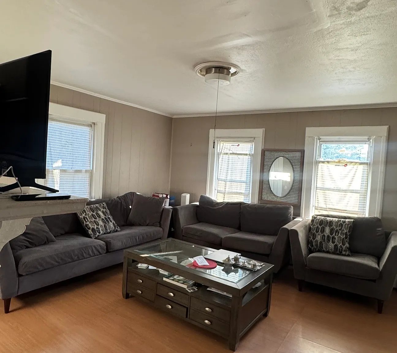 2 bed, 1.0 bath, 2391 sqft, $1,900 — Photo 3