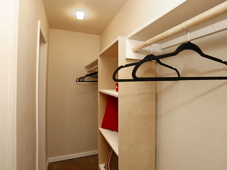 Preston Square Apartments - Now Offering $200 Off Move-In Costs! — Photo 12