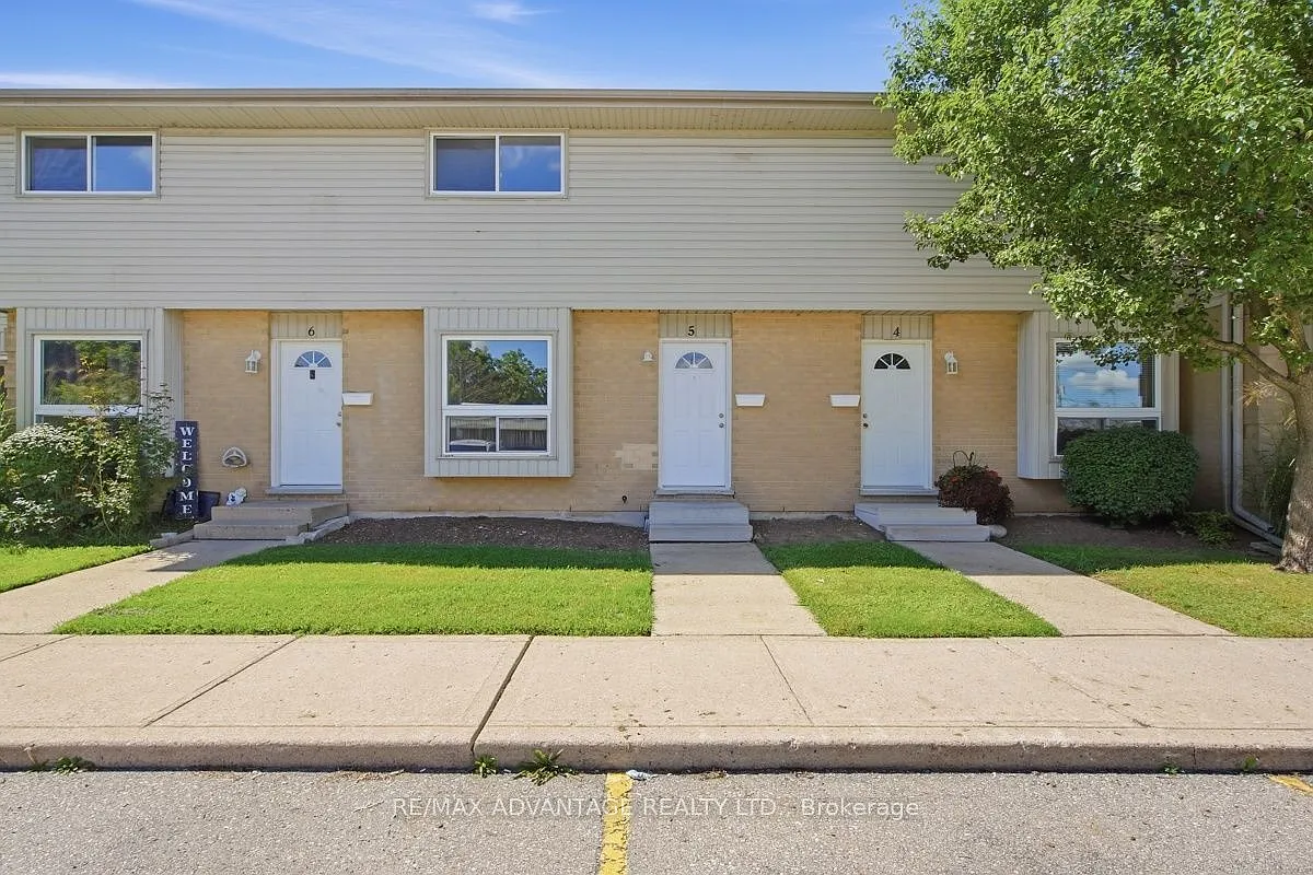3 bed, $2,100 — Photo 3